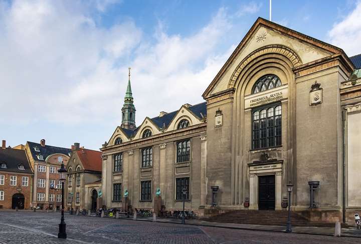 Rundvisning på Københavns Universitet (C)
