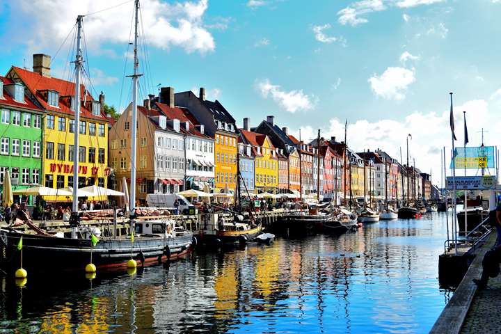 Københavns historie - fem neddyk i tiden fra Absalon til Cityring (Online)