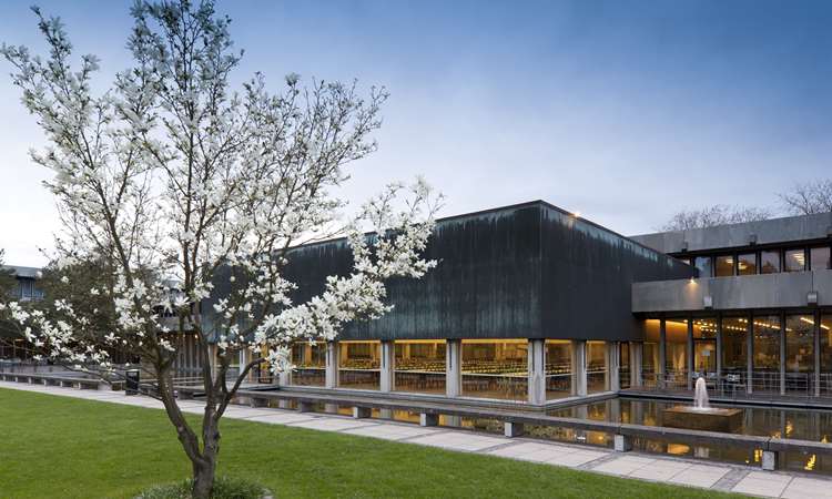 Gå på Københavns Folkeuniversitet i Lyngby