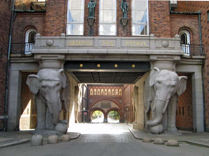 FREDERIKSSUND - Carlsbergbyen - fra bryggeri til nyt boligområde i Valby